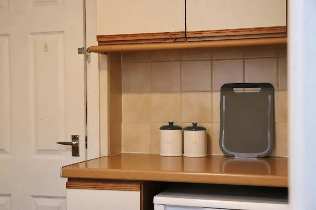Comfortable 2 Bedroom House Beeston Hill 0*,