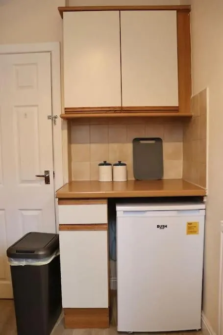 Comfortable 2 Bedroom House Beeston Hill 0*,  Великобритания