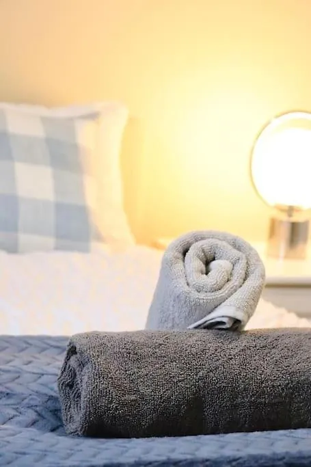 Апартаменты Comfortable 2 Bedroom House Beeston Hill
