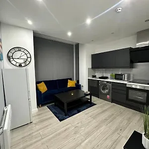 Luxurious 2 Bedroom Flat Apartment
