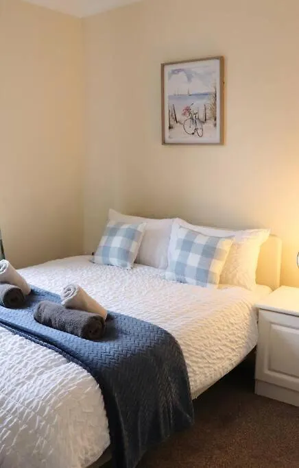 Comfortable 2 Bedroom House Beeston Hill Daire